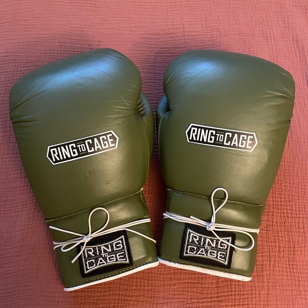 Men’s 16oz Ring to Cage Boxing Gloves